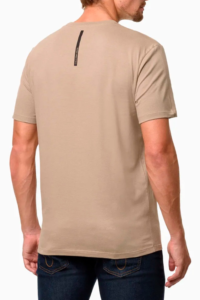 Camiseta Calvin Klein Jeans Logo Básico Peito Masculina