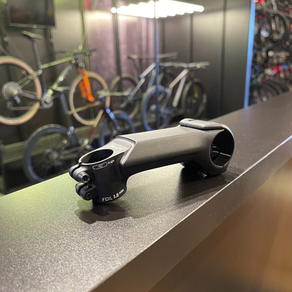 Mesa Avanco Syncros Foil Aero 1.5 Preta