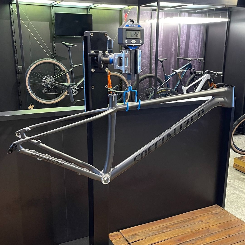 Quadro Specialized MTB Chisel Grafite e Preto