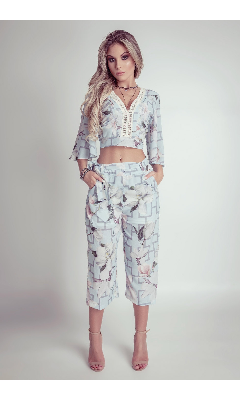 Calça pantacourt estampada com cropped sales