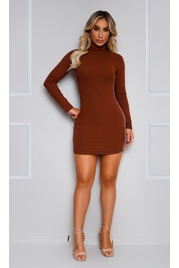 Vestido canelado marrom top