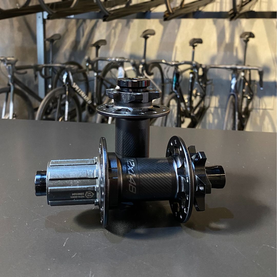 Par de Cubo Rolamentado Boost Preto