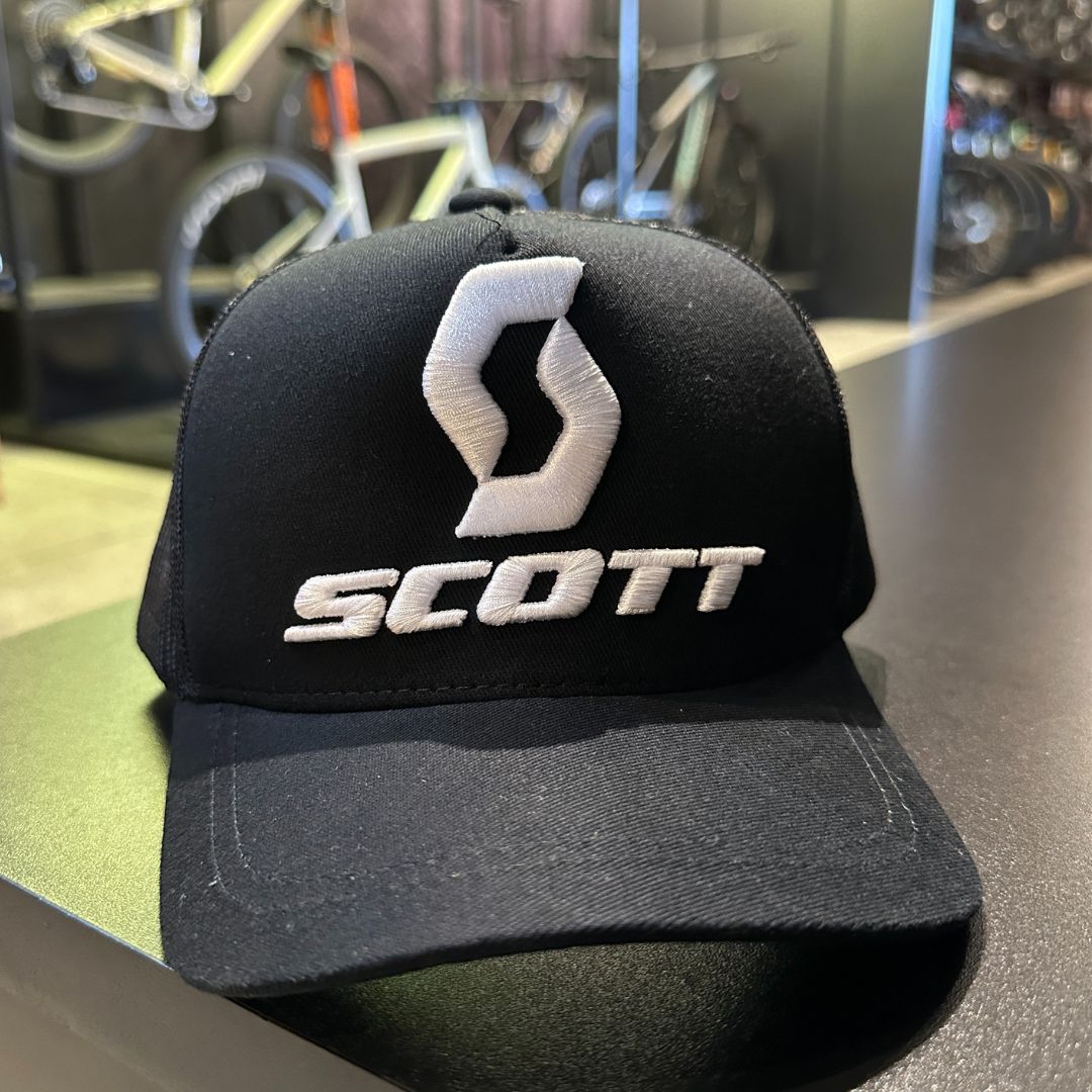 Boné Scott Preto e Branco
