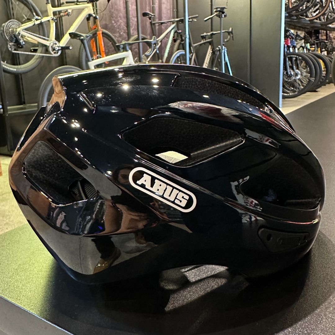 Capacete Abus Macator Preto Brilhante