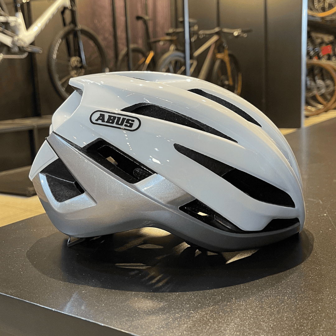 Capacete Abus Stormchaser Branco E Prata